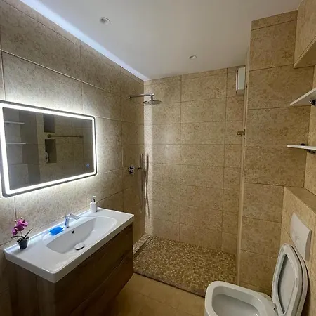 Comfort Place * Τίρανα